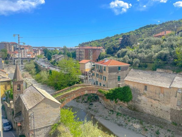 appartamento in vendita a Savona in zona Santuario