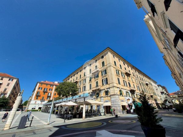 appartamento in vendita a Savona in zona Centro Storico