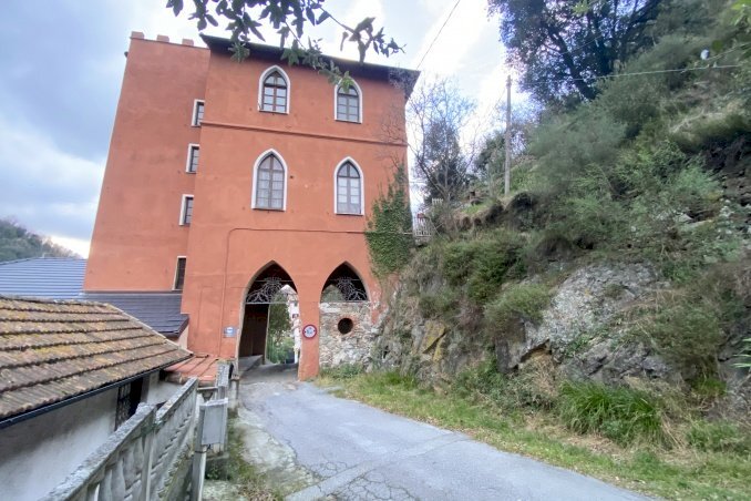appartamento in vendita a Savona in zona Santuario