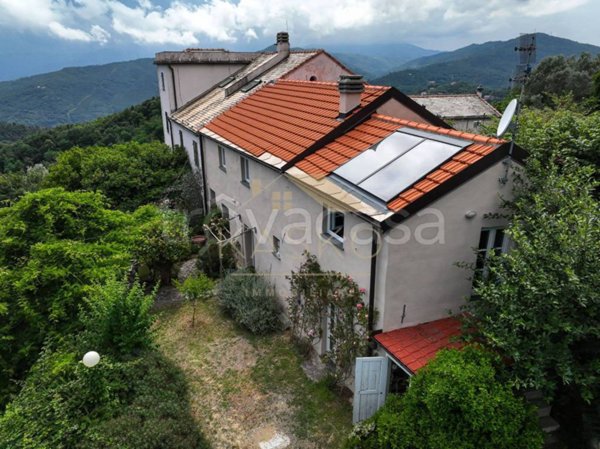 casa indipendente in vendita a Savona in zona Centro Storico