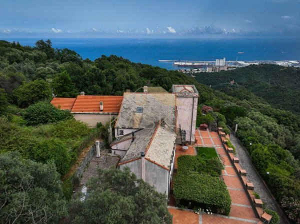 casa indipendente in vendita a Savona in zona Centro Storico