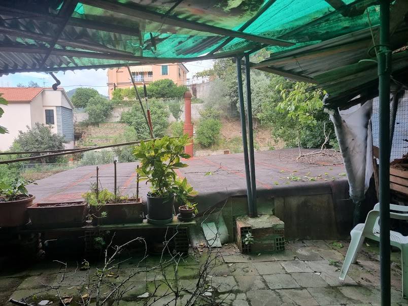 casa indipendente in vendita a Savona