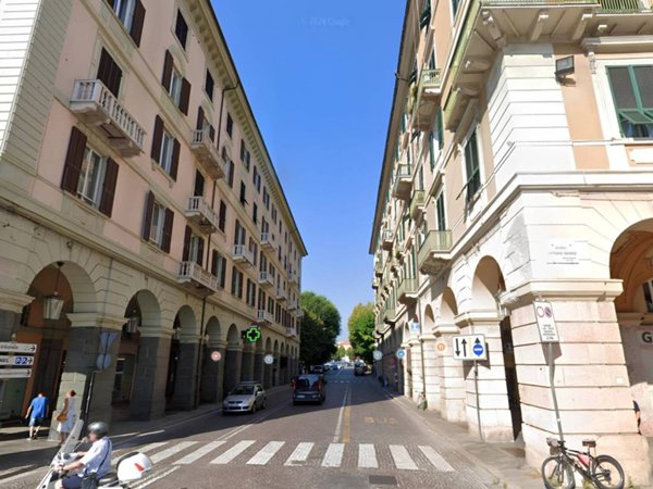 negozio in vendita a Savona in zona Centro Storico