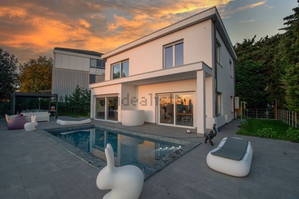 casa indipendente in vendita a Savona