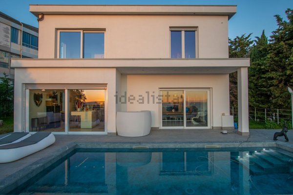 casa indipendente in vendita a Savona