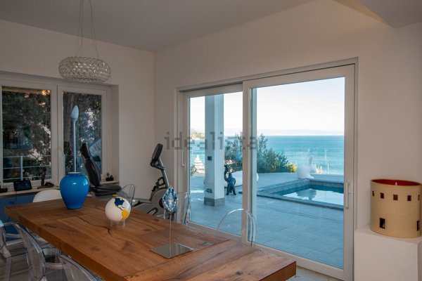 casa indipendente in vendita a Savona