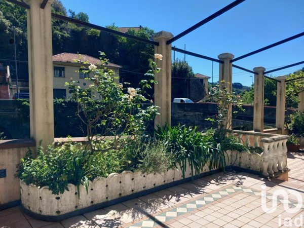 casa indipendente in vendita a Savona in zona Santuario