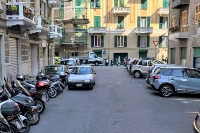 locale di sgombero in vendita a Savona in zona Centro Storico