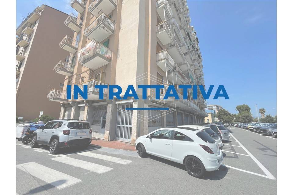 negozio in vendita a Savona