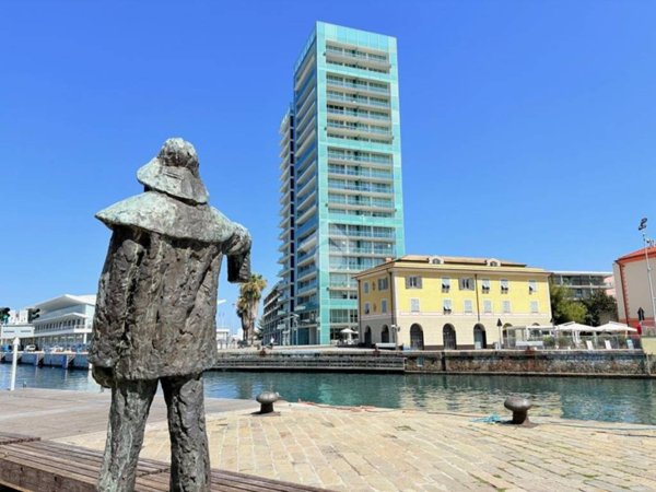 appartamento in vendita a Savona in zona Centro Storico