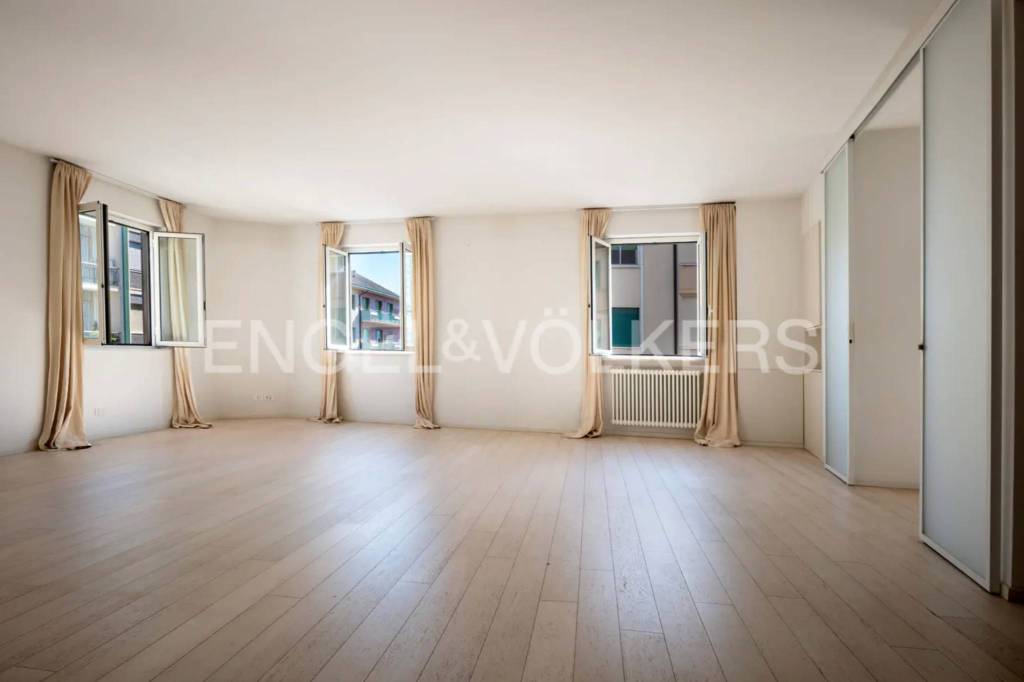 appartamento in vendita a Savona in zona Centro Storico