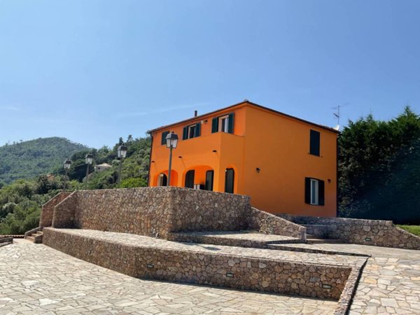 casa indipendente in vendita a Savona