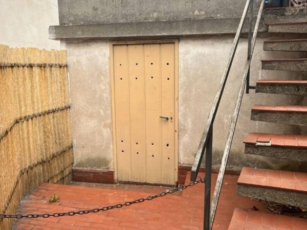 locale commerciale in vendita a Savona