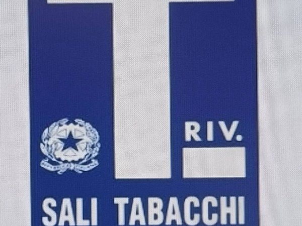 negozio in vendita a Savona in zona Centro Storico