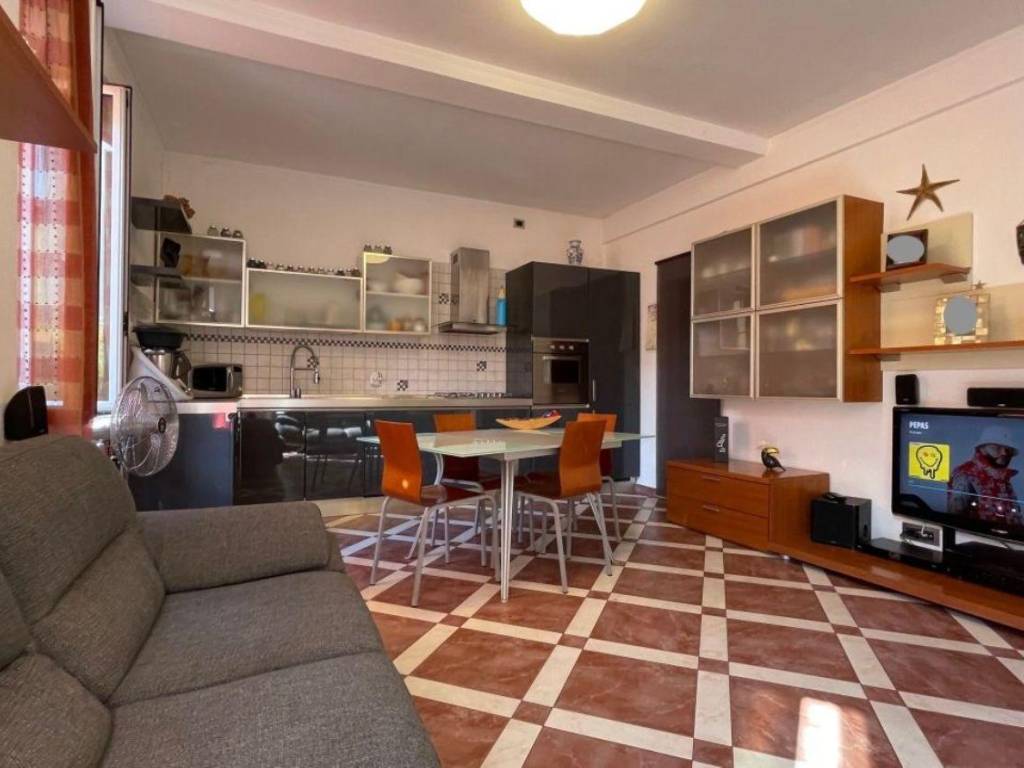 appartamento in vendita a Savona in zona Santuario