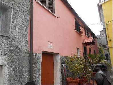 appartamento in vendita a Savona in zona Santuario