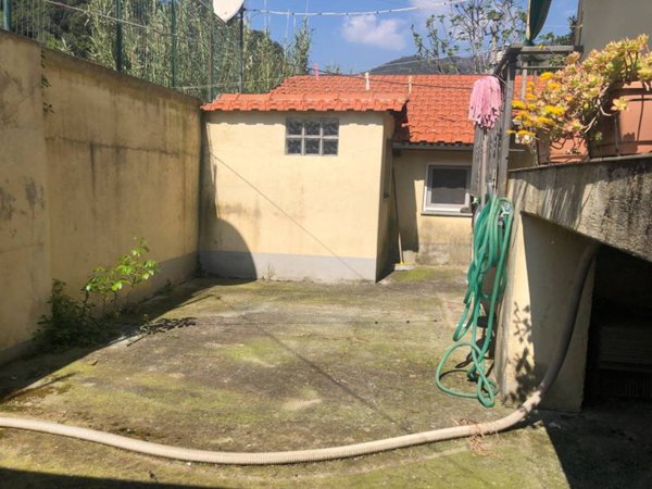 appartamento in vendita a Savona in zona Santuario