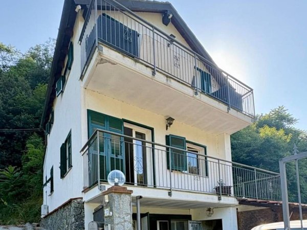 casa indipendente in vendita a Savona in zona Santuario