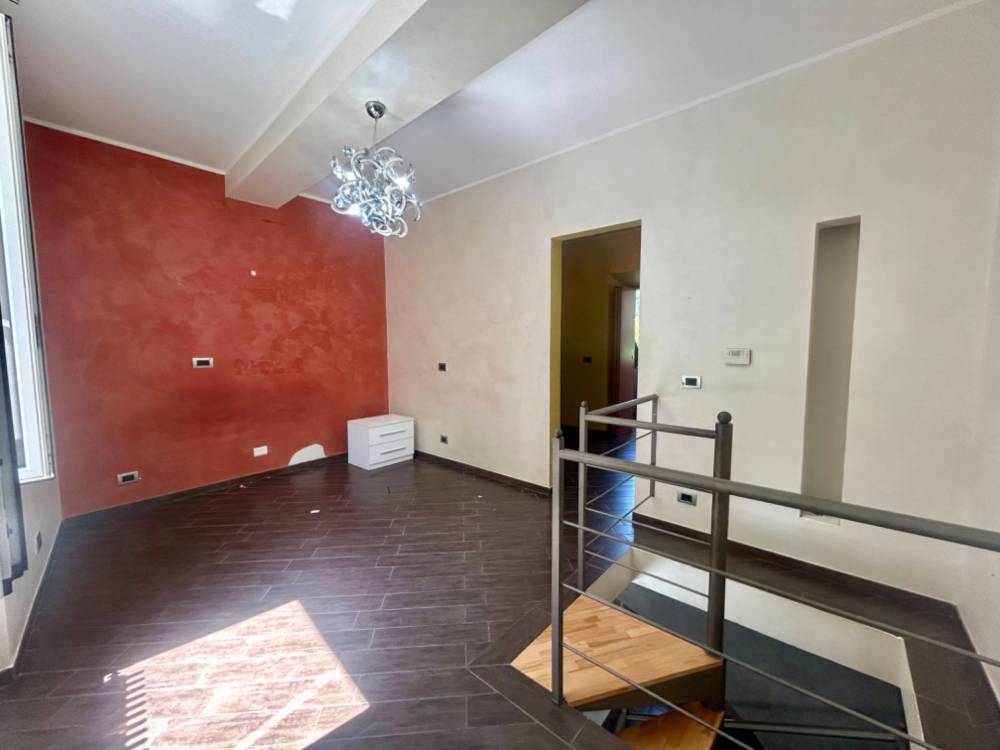 appartamento in vendita a Savona in zona Santuario