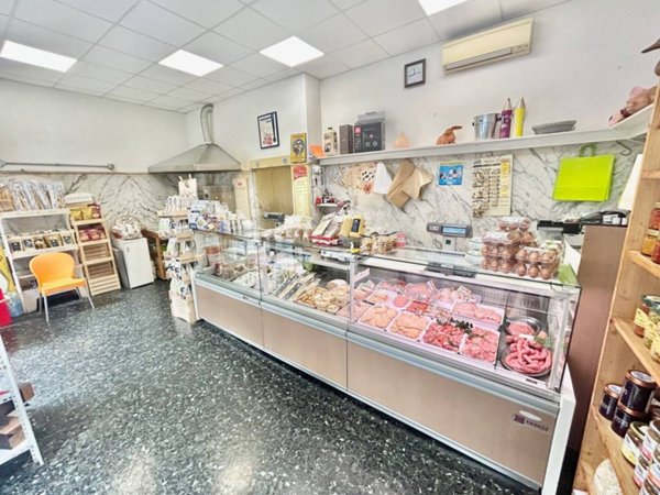 negozio in vendita a Savona