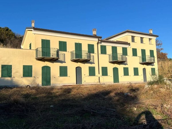 casa indipendente in vendita a Savona in zona Ciantagalletto