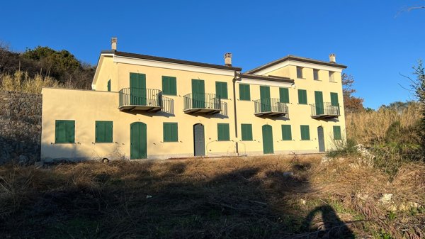 casa indipendente in vendita a Savona in zona Ciantagalletto