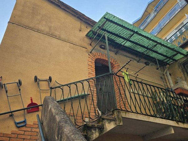 appartamento in vendita a Savona in zona Montemoro