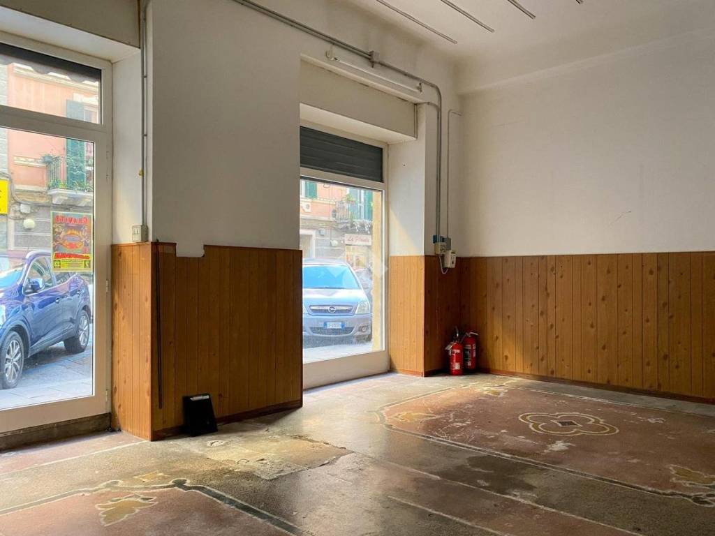 negozio in vendita a Savona in zona Centro Storico