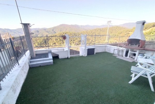 casa indipendente in vendita a Savona in zona Madonna del Monte