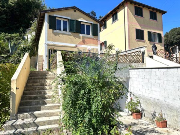 casa indipendente in vendita a Savona in zona Santuario