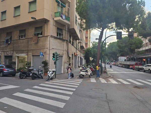 negozio in vendita a Savona
