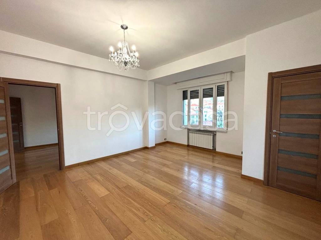 appartamento in vendita a Savona in zona Centro Storico