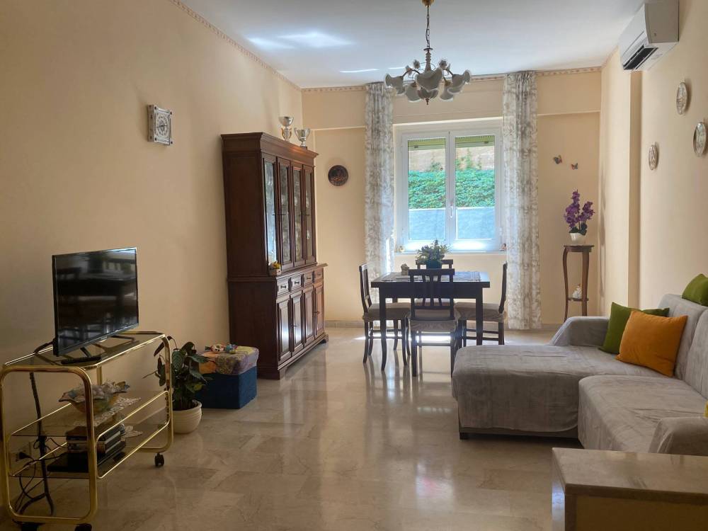 appartamento in vendita a Savona in zona Centro Storico