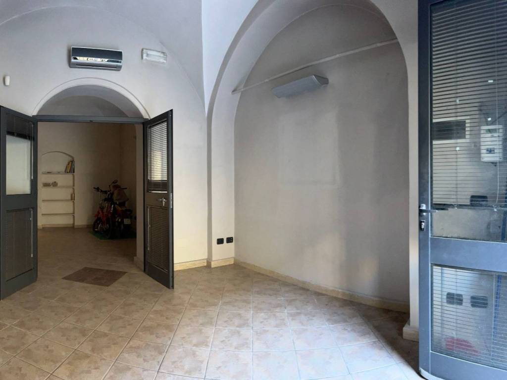 negozio in vendita a Savona in zona Santuario