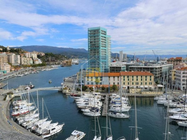 appartamento in vendita a Savona in zona Centro Storico