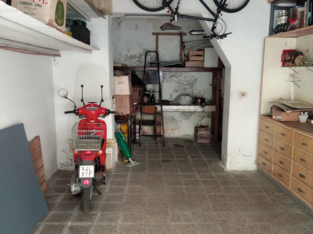 locale di sgombero in vendita a Savona