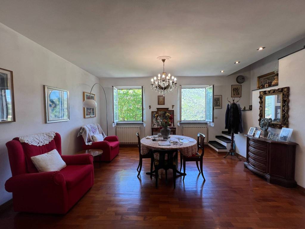 casa indipendente in vendita a Savona in zona Montemoro