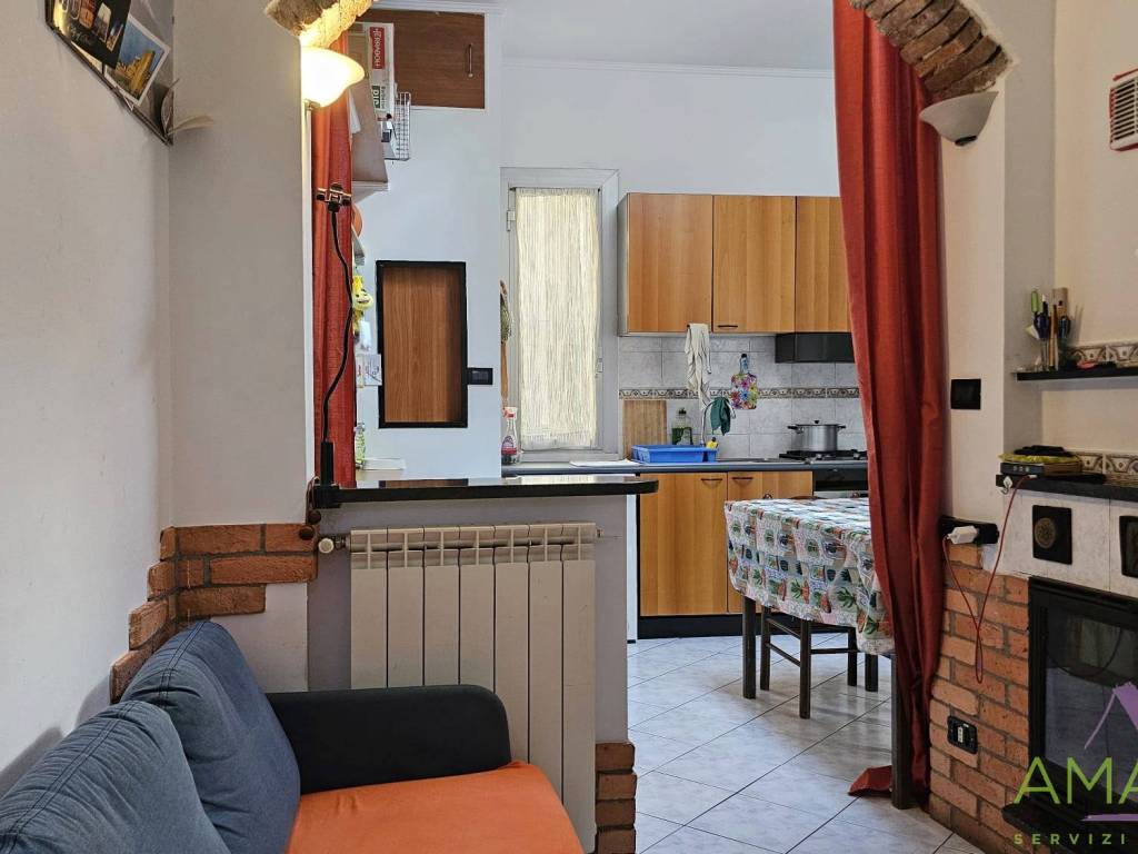 casa indipendente in vendita a Savona in zona Santuario