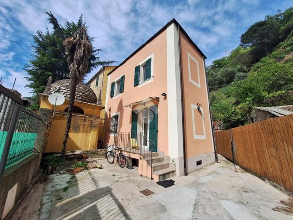 casa indipendente in vendita a Savona in zona Santuario