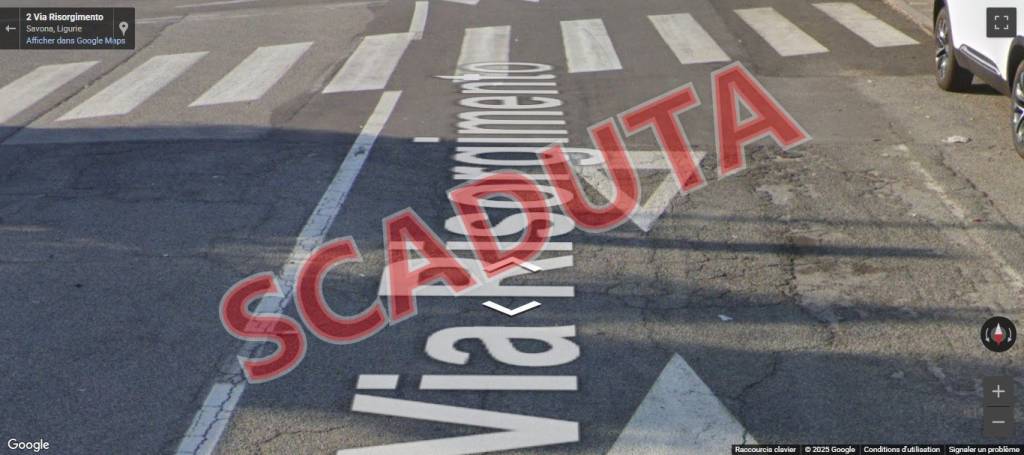 locale commerciale in vendita a Savona