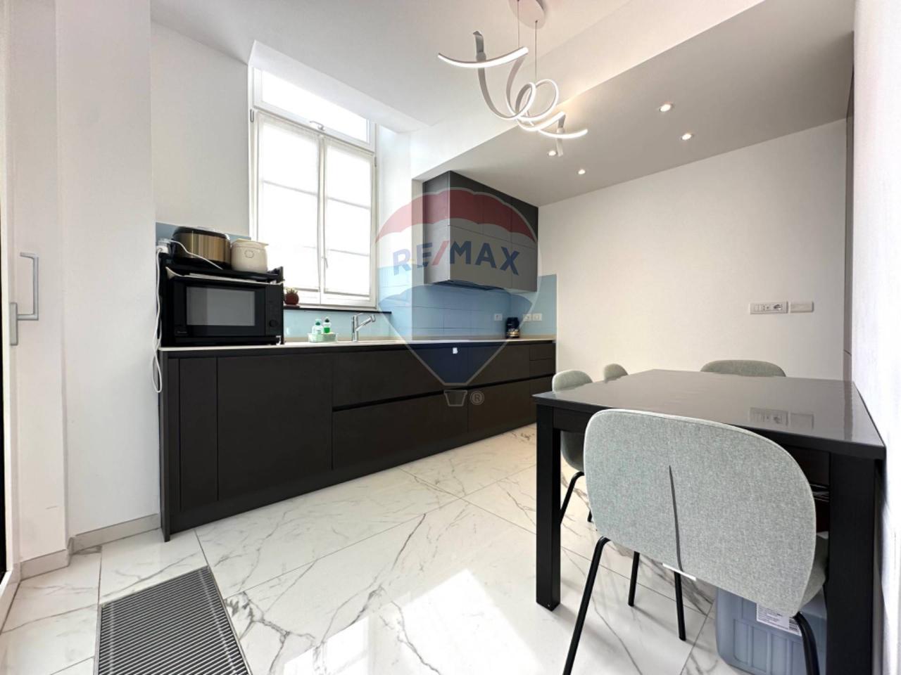 appartamento in vendita a Savona in zona Centro Storico