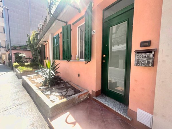 casa indipendente in vendita a Savona in zona Centro Storico
