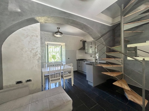 appartamento in vendita a Savona in zona Santuario