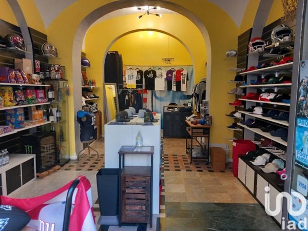 negozio in vendita a Savona in zona Centro Storico