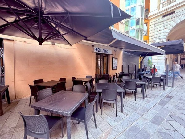 negozio in vendita a Savona in zona Centro Storico