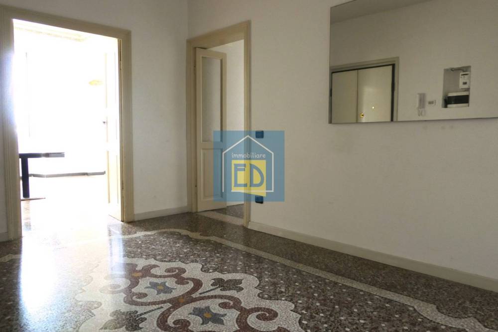 appartamento in vendita a Savona in zona Centro Storico