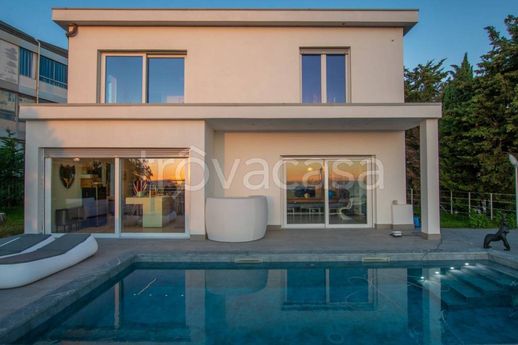 casa indipendente in vendita a Savona