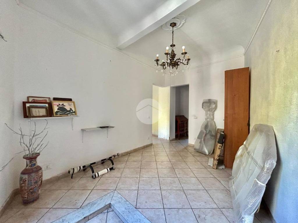 appartamento in vendita a Savona in zona Montemoro