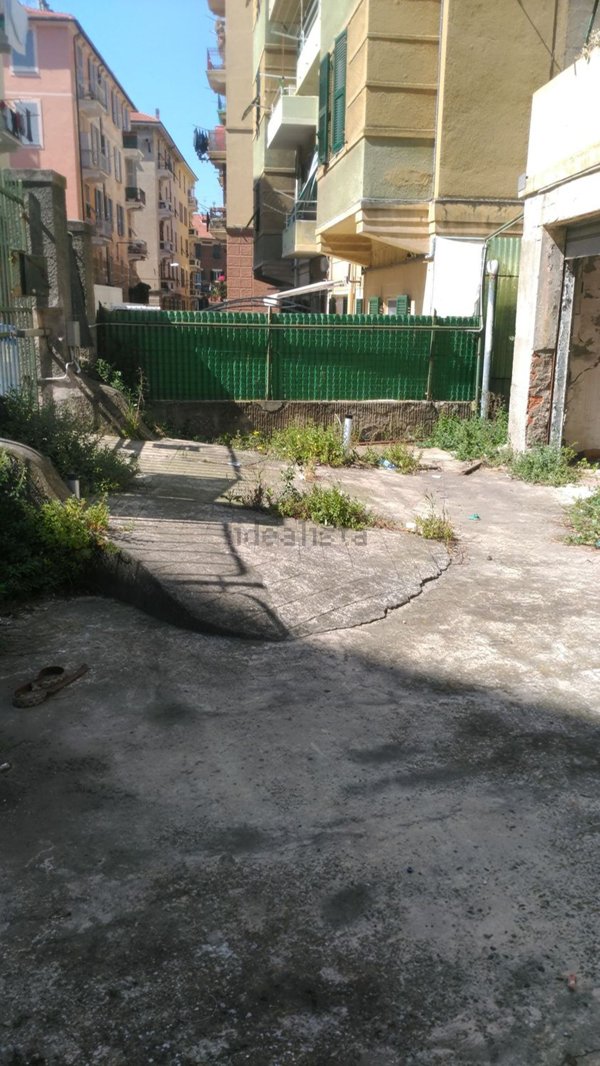 locale di sgombero in vendita a Savona