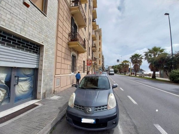 negozio in vendita a Savona in zona Centro Storico